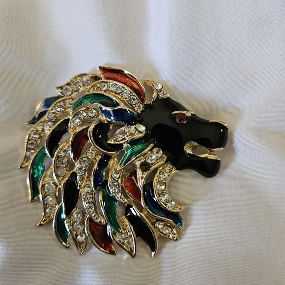 Vintage Lion Head Brooch Gold Tone Rhinestone Enamel Statement Pin - Picture 1 of 8